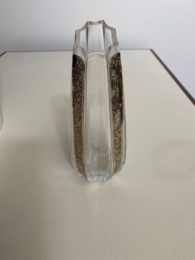 Vasetto in cristallo con inserti di argento