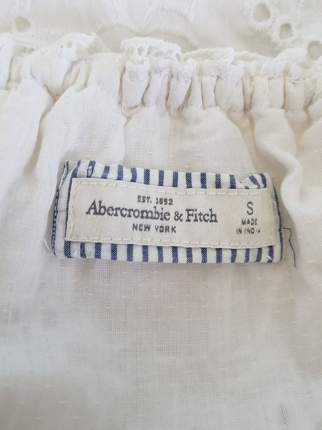 Camiseta blanca Abercrombie & Fitch