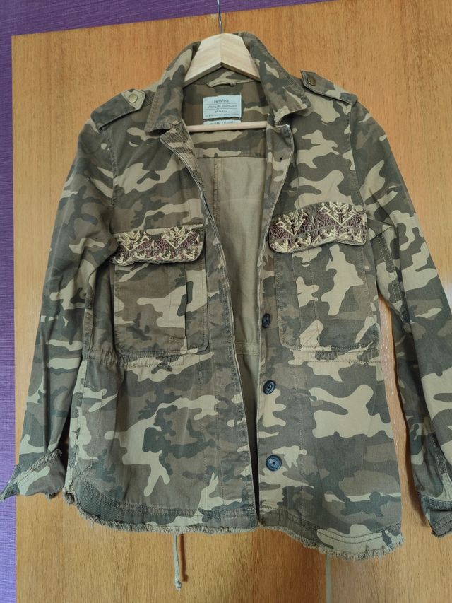 chaqueta militar talla M Bershka