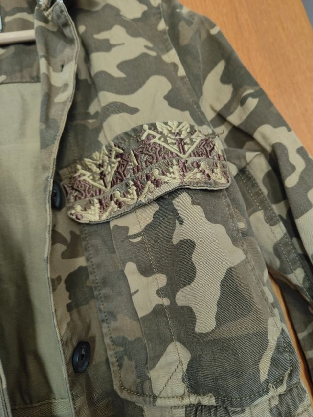 chaqueta militar talla M Bershka