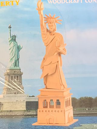 Juego infantil. Estatua de la libertad. puzzle