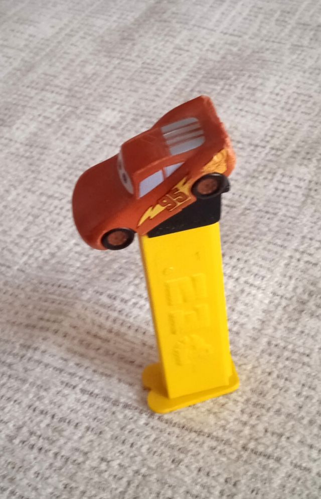 Dispensador caramelos Pez Gary y Rayo McQueen