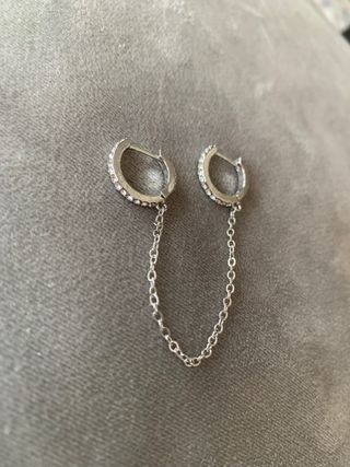 Pendiente doble de aros con cadena. NUEVO