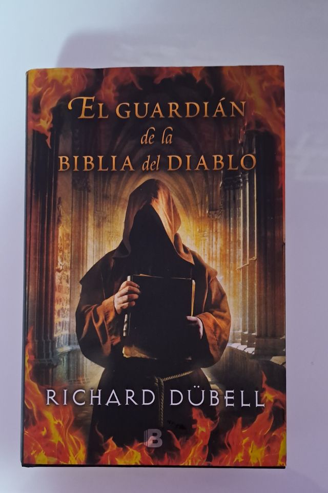 El guardián de la biblia del diablo