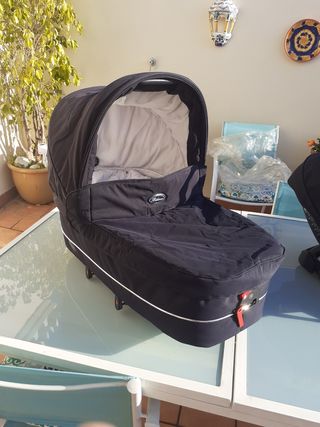 cochecito para bebé y niño