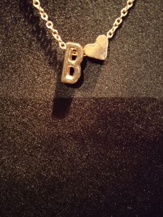Collana in acciaio con lettera B