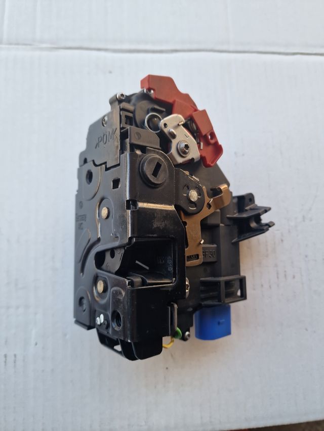 cerradura trasera izquierda 7L0839015