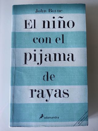 El niño con el pijama de rayas