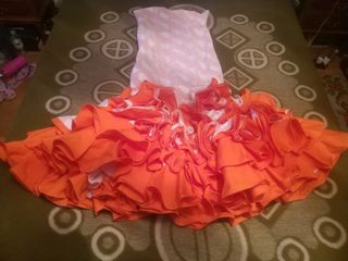 FALDA DE SEVILLANAS DE COLOR BLANCO/NARANJA