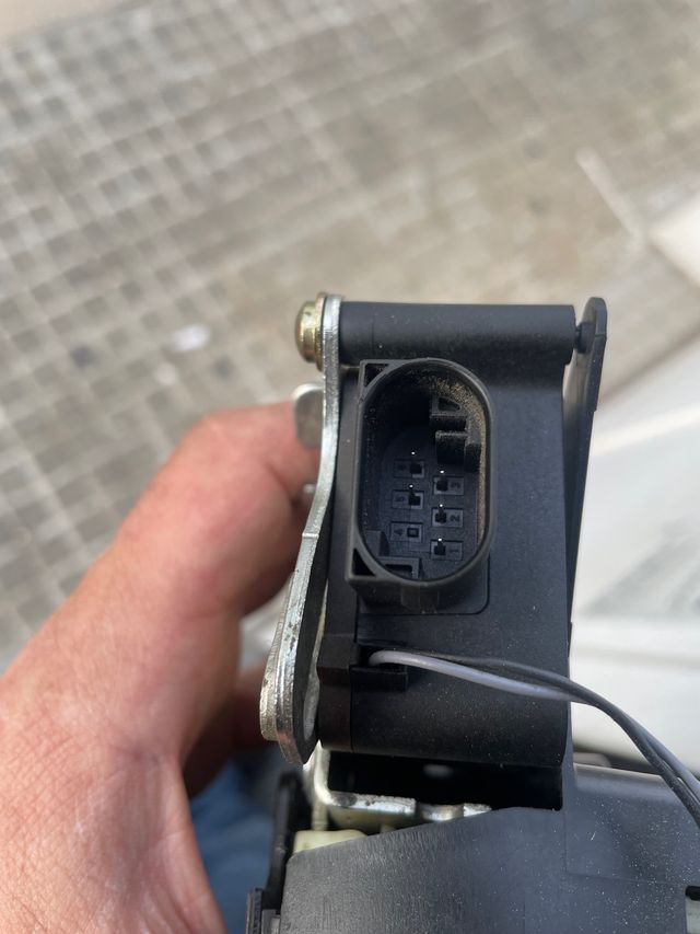 Cerradura mercedes Vito viano w639