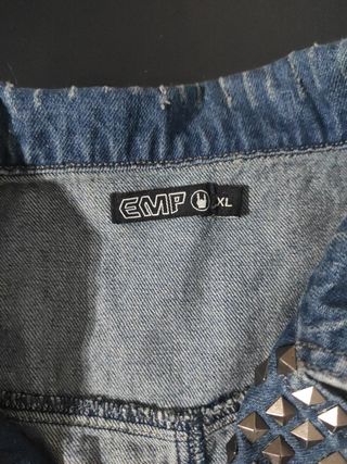 chaqueta tejana tachuelas