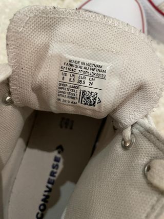 Converse de corazones de segunda mano por 55 EUR en Olot en WALLAPOP