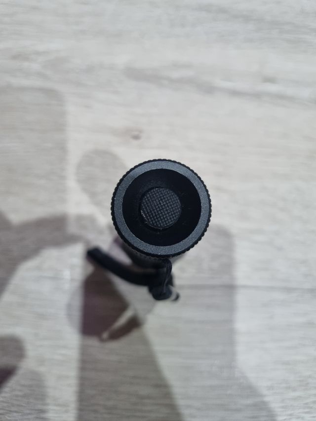 Linterna negra con zoom