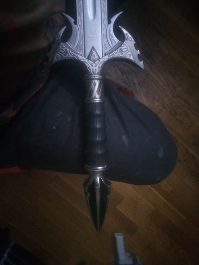 WARCRAFT: espada 5 años de trabajo meritorio 2015