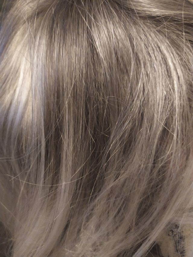 Postizo platino, Textura y caida natural