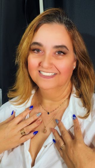 Uñas y Maquillaje