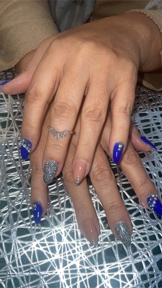 Uñas y Maquillaje