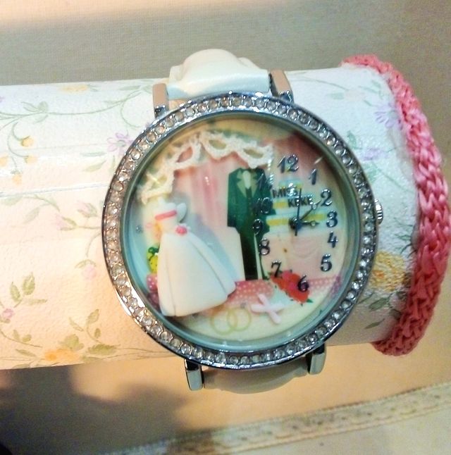 RELOJ DISEÑO BODA CON MINIATURAS 3D Y BRILLANTITOS