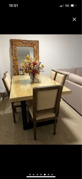 Mesa de comedor industrial con cristal protector