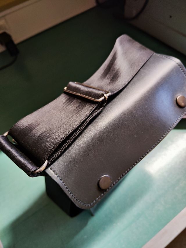 NUEVO Macuto de piel auténtica para bateria 12v.