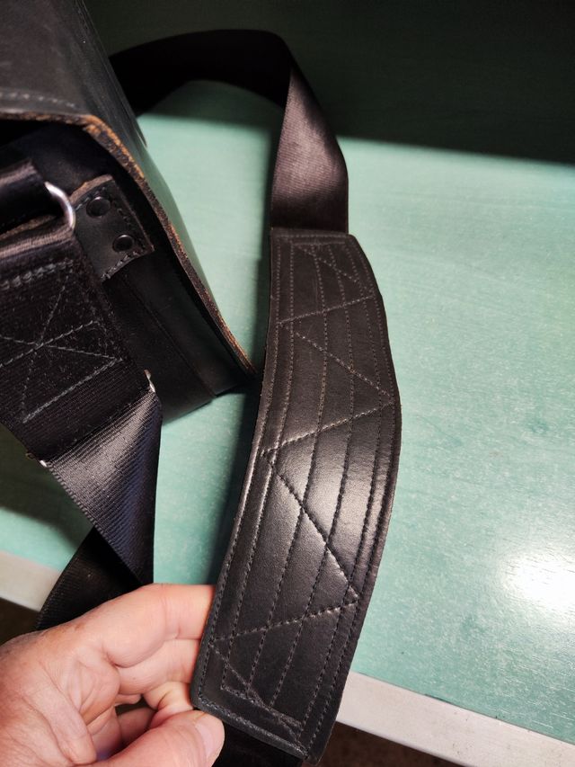 NUEVO Macuto de piel auténtica para bateria 12v.