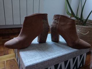 botines tachas y brillos