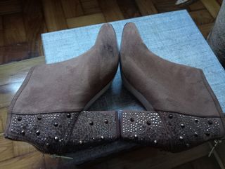 botines tachas y brillos