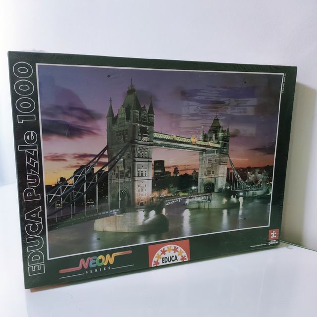 Puzzle Tower Bridge Neon