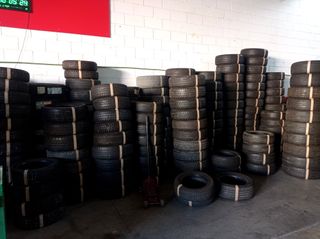 Dos neumáticos Michelin 185/70 R14 88T