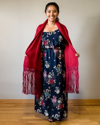 Chal clásico granate de 100% lana de alpaca