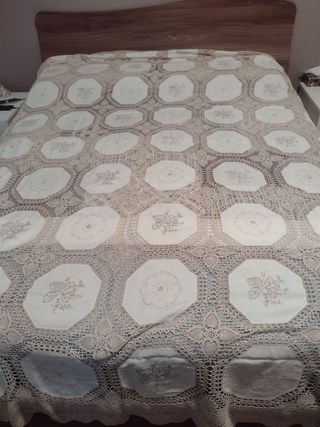 Copriletto matrimoniale ad uncinetto vintage