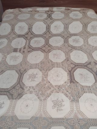 Copriletto matrimoniale ad uncinetto vintage
