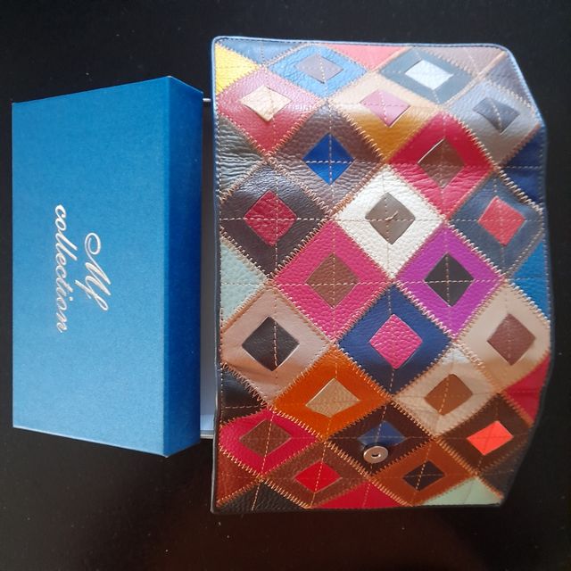 Portafogli in pelle nuovo con scatola