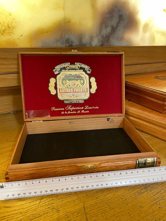 Cajas de madera colección de puros dominicanos