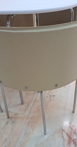 Juego mesa  + 4 sillas