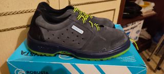 zapatos de seguridad nuevos