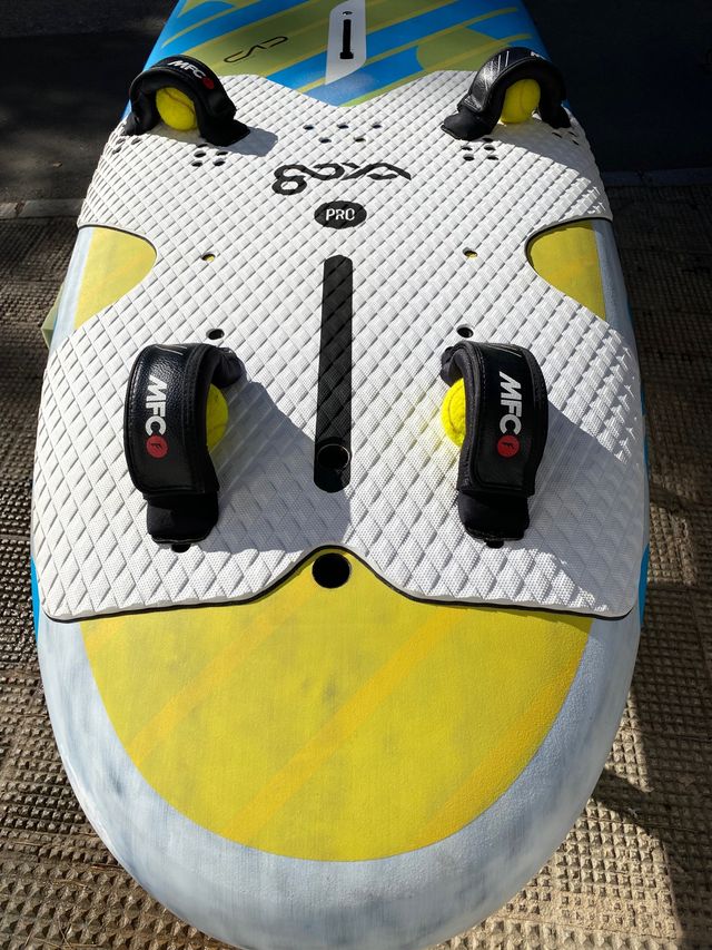 Tabla windsurf Goya airbolt pro carbon 120L