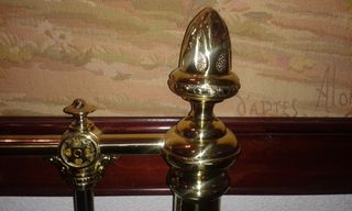 Cama de bronce siglo XIX