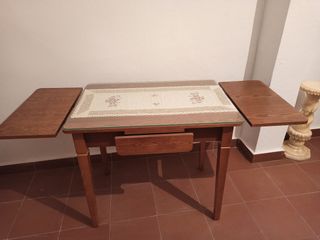 Mesa de cocina de madera