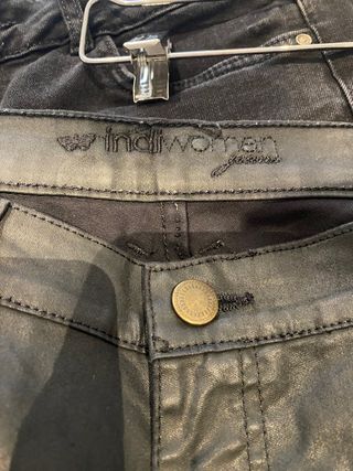 Pantalón efecto cuero de Indiwoman