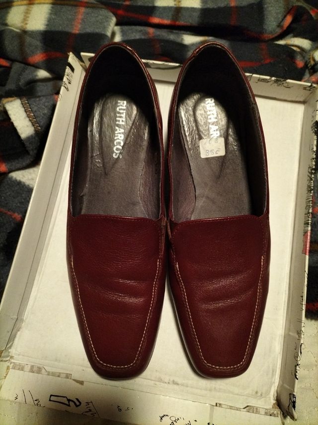 zapatos de piel. talla 39. color marron
