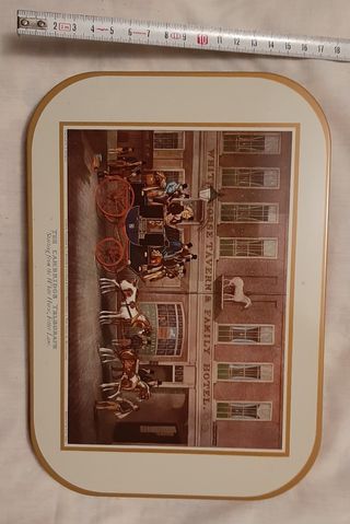 Bajo platos antiguos