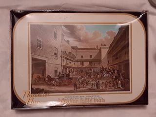 Bajo platos antiguos