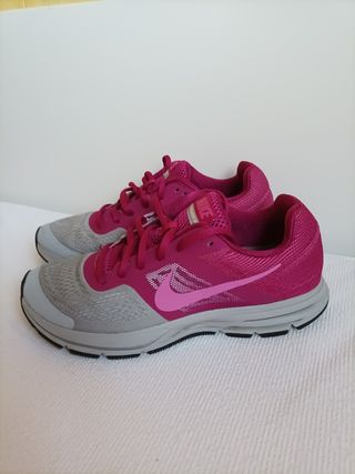 nuevos. Tenis Nike