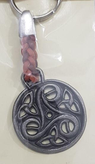 LLAVERO CUERO ZAMAK TRIBAL