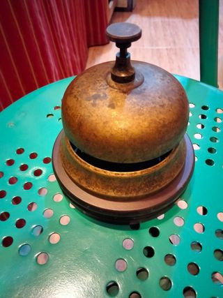 Original Timbre antiguo de mesa ,de recepción.