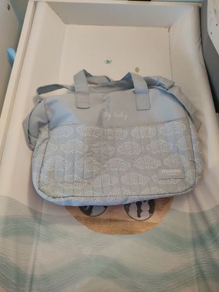bolsa de bebe es de color azul