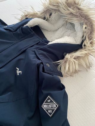 Abrigo Hollister azul marino