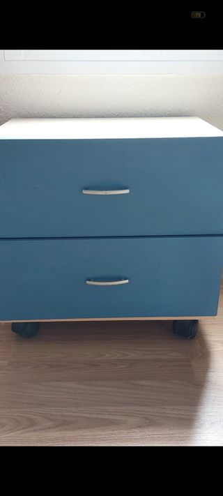 LETTO A CASTELLO, COMODINO E LIBRERIE