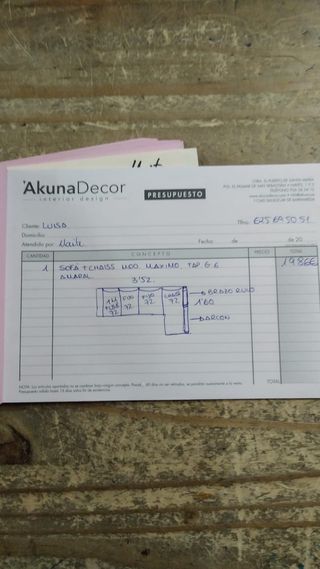 Sofá nuevo con cheislong beige